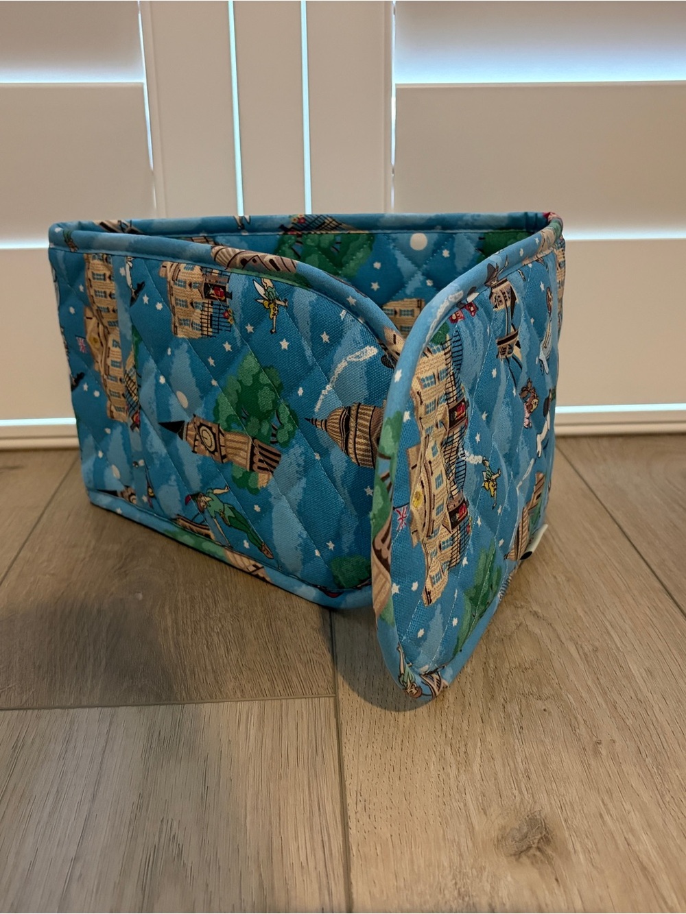 NWOT Cath Kidston Blue Quilted Disney Peter Pan Double Oven Glove
